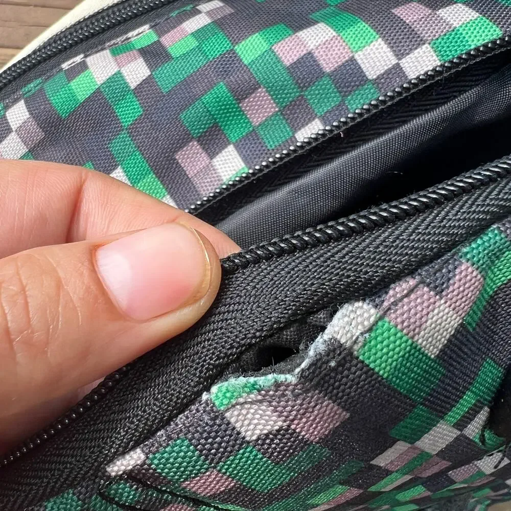 Madpax Multi Spike 16" Backpack Digi Camo Green Pixel Gamer School Bag - Picture 4 of 9